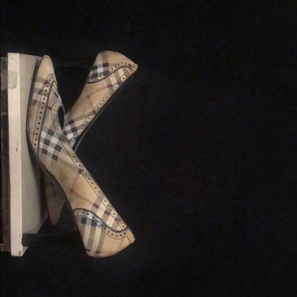 Burberry Plaid ( logo ) shoes - Picture 4 of 8
